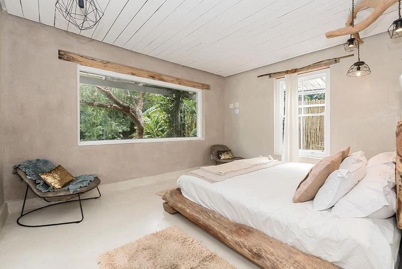 8 Bedroom Property for Sale in Hout Bay Western Cape